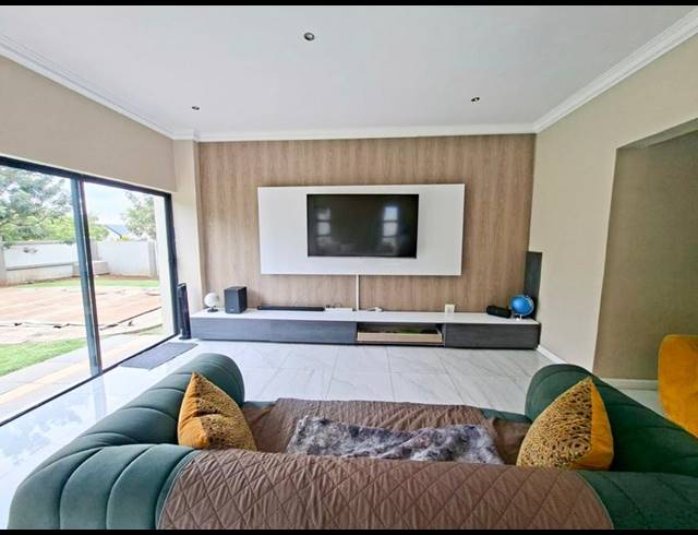 4 BEDROOM PROPERTY TO RENT IN MIDSTREAM ESTATE